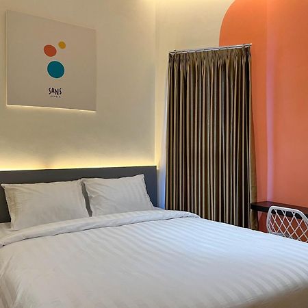 Sans Hotel Premiere Majapahit Семаранг Екстер'єр фото