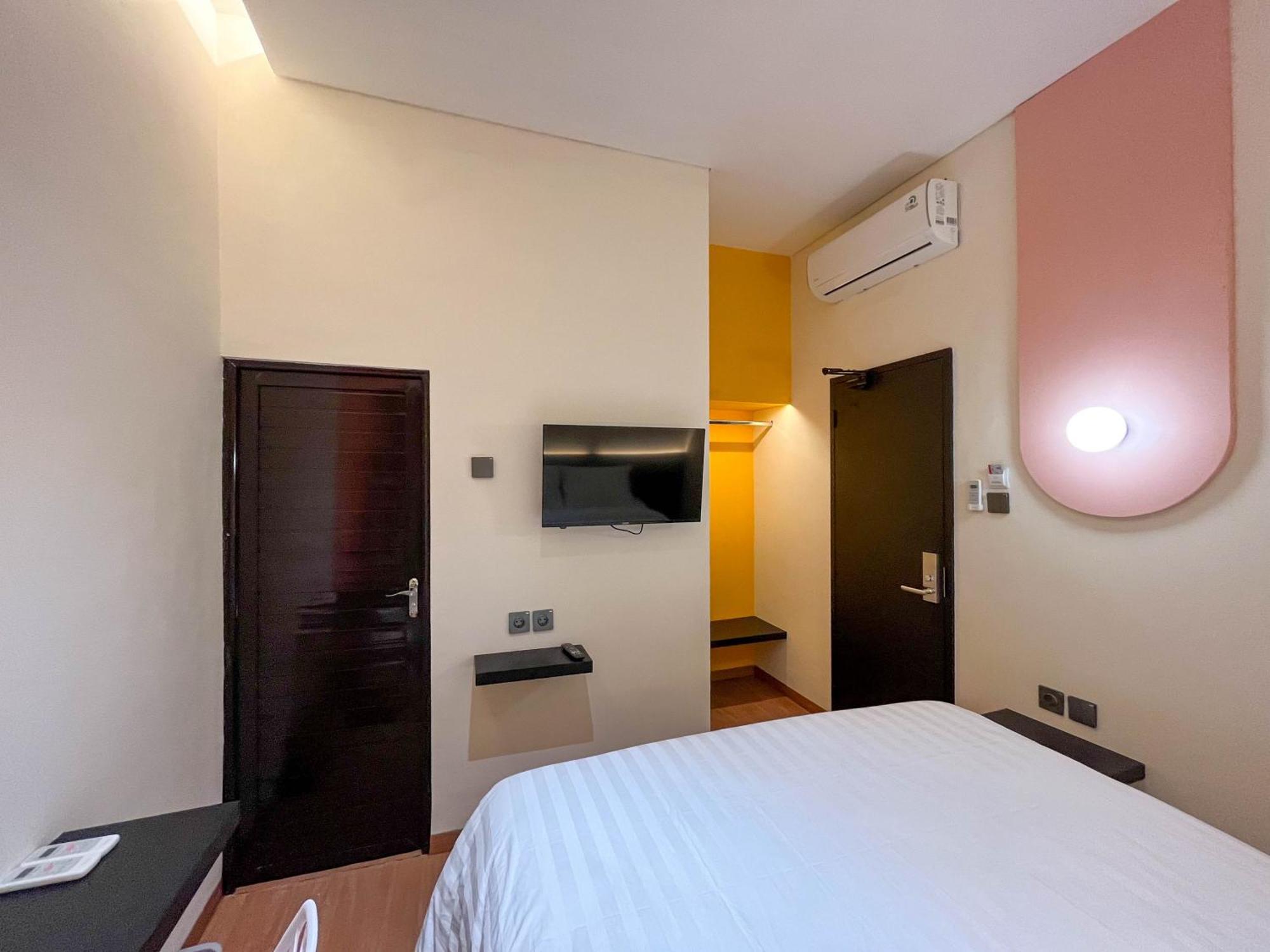 Sans Hotel Premiere Majapahit Семаранг Екстер'єр фото